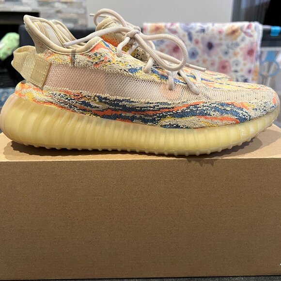 Adidas Yeezy Boost 350 V2  \